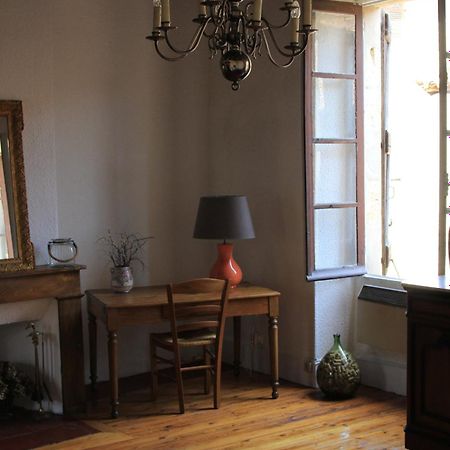 Chambre Cozy Et Salon De 60 M2 Au Coeur De La Cite Cordes Sur Ciel Luaran gambar